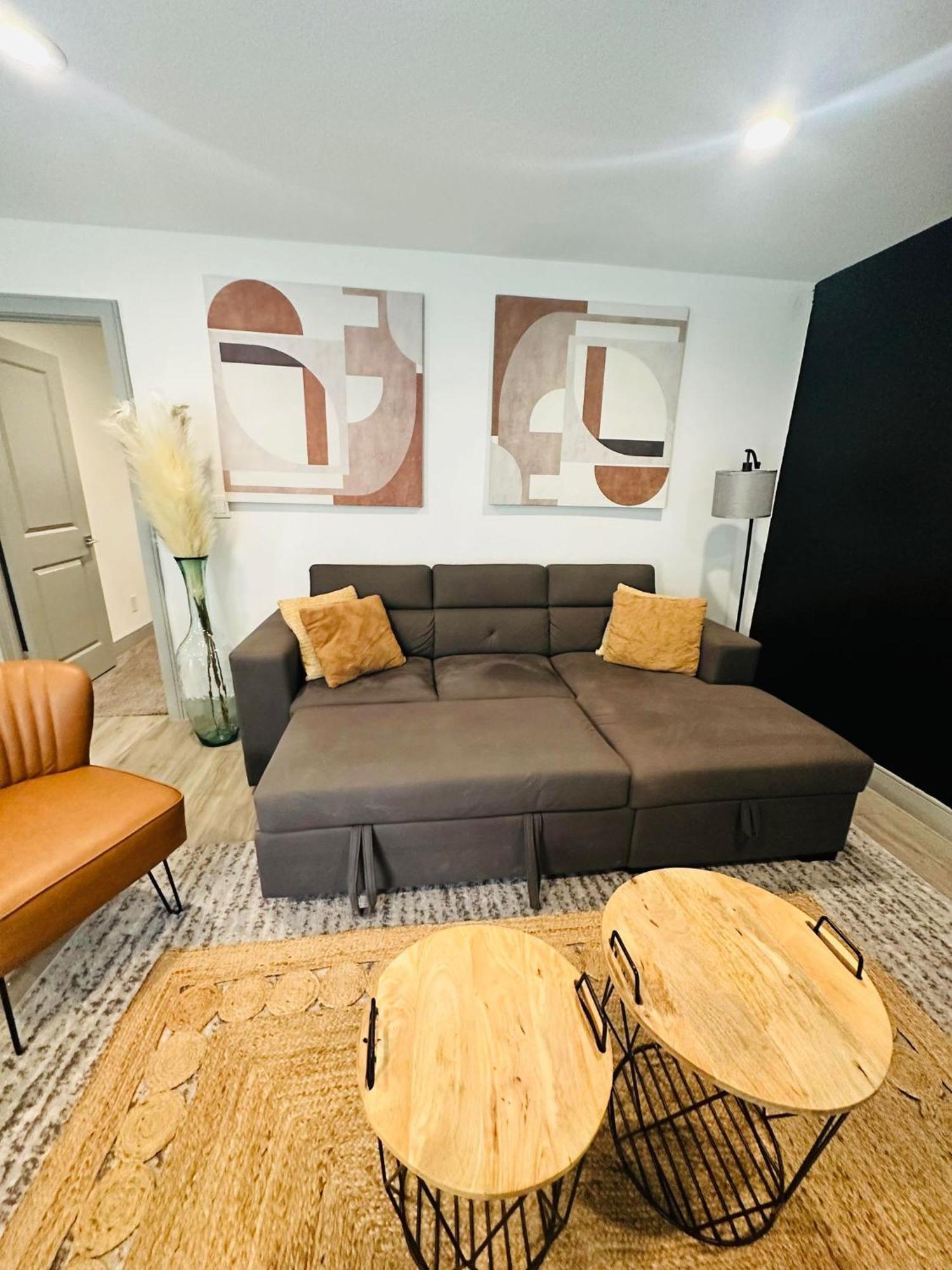 Trendy Midtown Apartment Houston Exterior photo