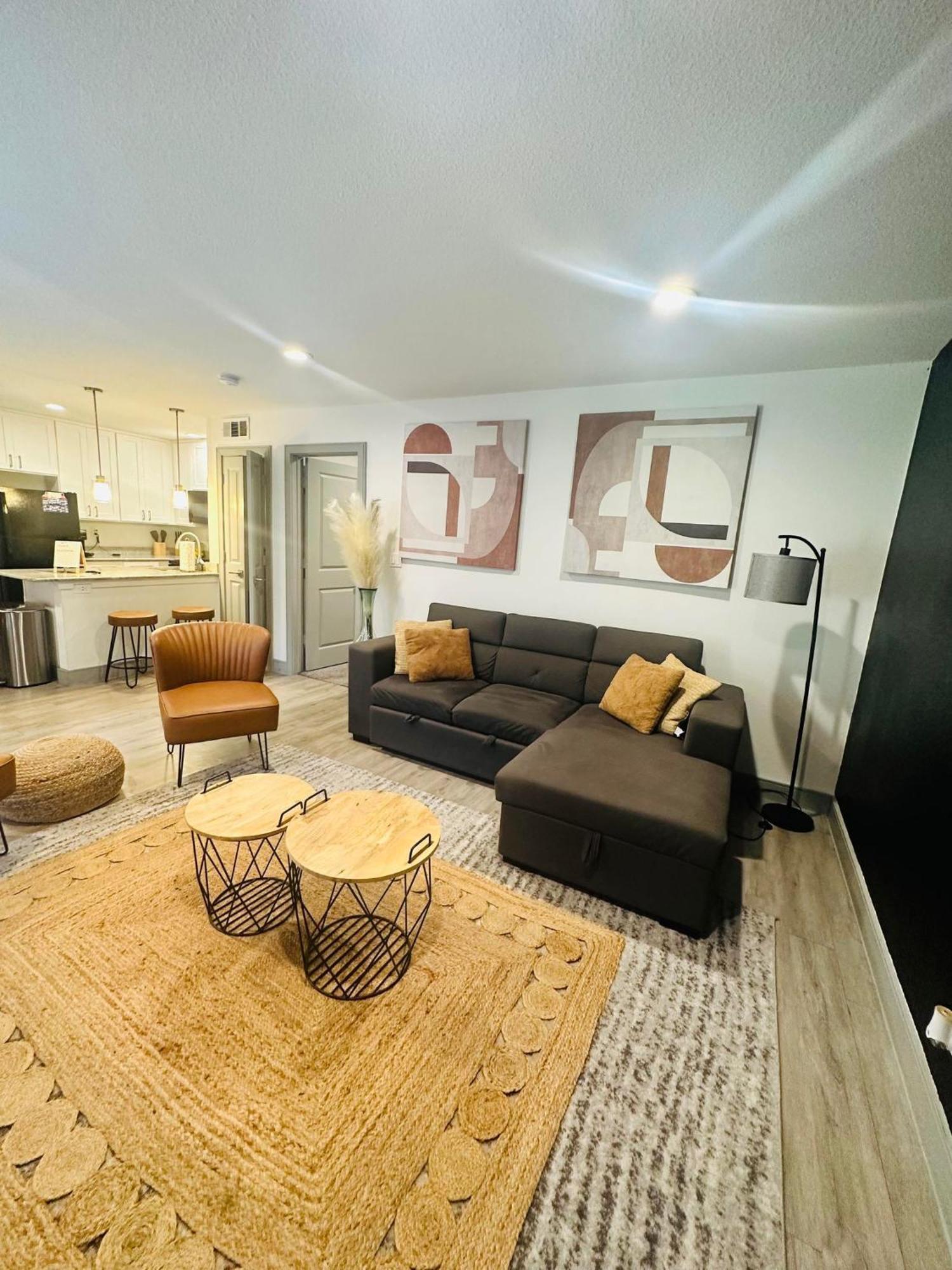 Trendy Midtown Apartment Houston Exterior photo